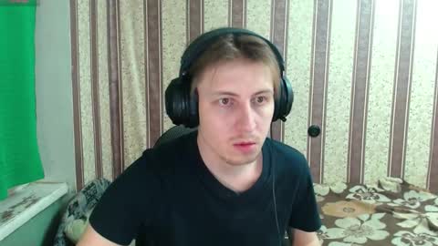 darienlarge online show from November 21, 6:28 pm