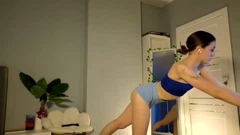 Snapshot of darilboom chatting on December 3, 8:49 am darilboom online show from December 3, 8:49 am