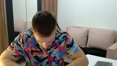 darius_94 online show from October 24, 5:04 am