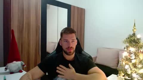 darius_94 online show from December 17, 6:08 am