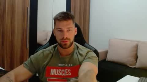 darius_94 online show from January 17, 5:56 am