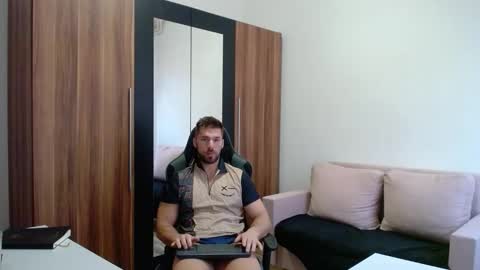 darius_94 online show from March 9, 5:22 am