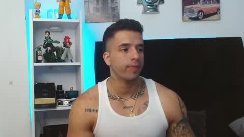 Darius Phoenix  online show from December 11, 7:53 am