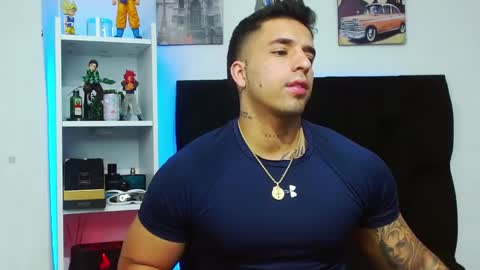 Darius Phoenix  online show from December 17, 9:28 am