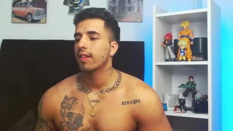 Darius Phoenix  online show from March 4, 3:33 am