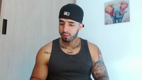 Snapshot of darius_phoenix chatting on June 25, 6:12 pm Darius Phoenix online show from June 25, 6:12 pm