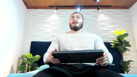 Darius online show from April 27, 11:19 am