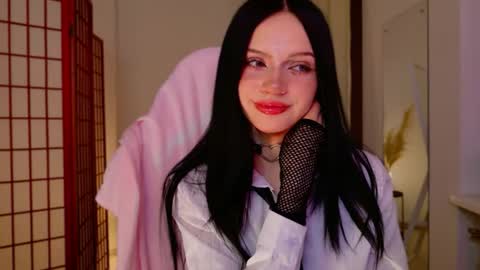Snapshot of dark_diva chatting on June 12, 9:03 pm Diva online show from June 12, 9:03 pm