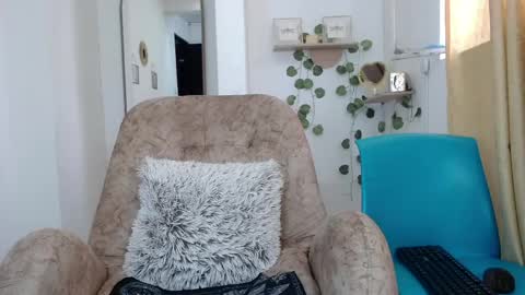 dark_dreams0 online show from May 27, 7:22 pm