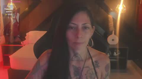 Snapshot of dark_gotica chatting on June 19, 7:17 pm M I K A E L A online show from June 19, 7:17 pm