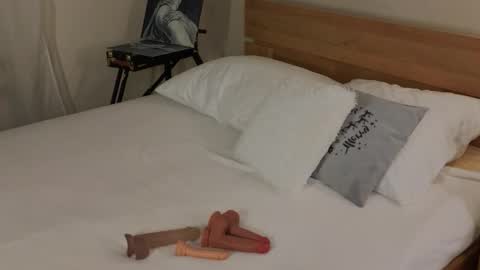 Lola online show from March 2, 2:25 am