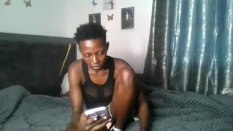 dark_mellanin online show from May 26, 8:21 am