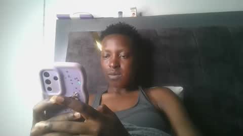 dark_mellanin online show from May 31, 8:43 am