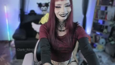 Snapshot of dark_ningyo chatting on May 29, 3:43 pm Dafne online show from May 29, 3:43 pm
