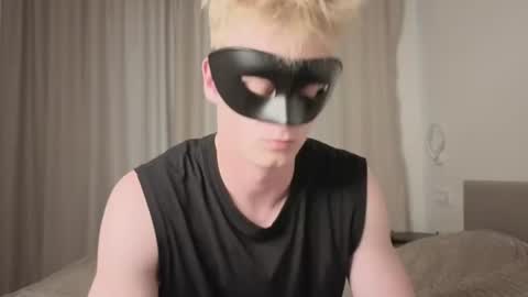 Snapshot of dark_rogue18 chatting on July 7, 4:22 pm Dominic XDominus518 online show from July 7, 4:22 pm