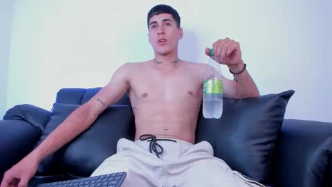 dark_valentino online show from March 26, 3:12 am