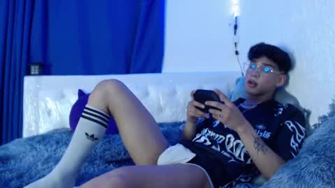 Snapshot of darkboy26_ chatting on January 14, 1:04 am Blake online show from January 14, 1:04 am