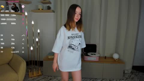 Elizabeth online show from December 4, 7:11 pm