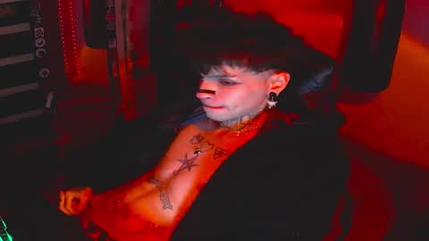   online show from November 8, 3:39 am