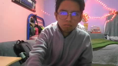 Snapshot of darknex_ chatting on May 10, 5:12 am Jose Ian online show from May 10, 5:12 am