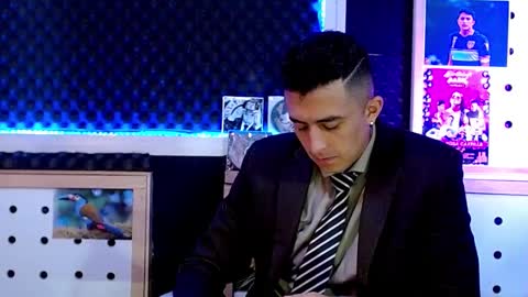 DARKO0717 online show from February 12, 1:37 pm