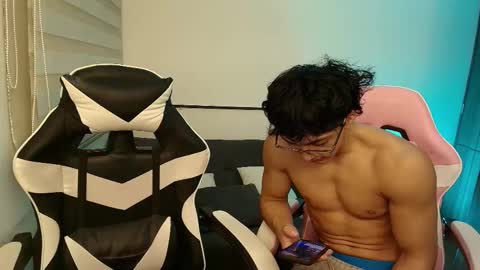 darkpleasuress online show from November 14, 6:12 am