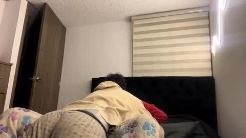 darkpleasuress online show from April 18, 7:23 am