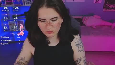 Snapshot of darksh1ne chatting on April 1, 9:23 pm Shine online show from April 1, 9:23 pm