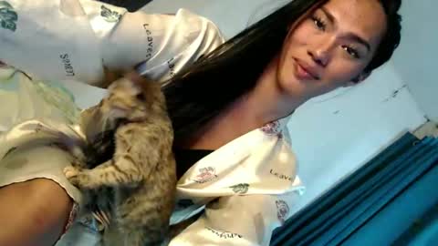 its me monica online show from March 21, 8:19 am