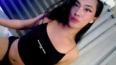 its me monica online show from April 4, 10:40 pm