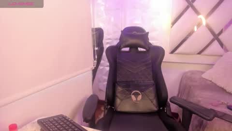 Snapshot of darla_santos_ chatting on November 4, 9:36 pm Darla santos online show from November 4, 9:36 pm