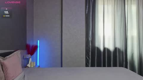 darlenedolce online show from September 19, 11:00 am