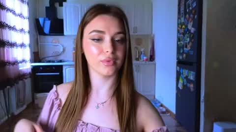 Snapshot of darlina_ryan chatting on May 15, 10:33 am Darlina online show from May 15, 10:33 am