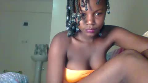 Snapshot of darling_dreamer2 chatting on May 13, 4:26 pm darling_dreamer2 online show from May 13, 4:26 pm