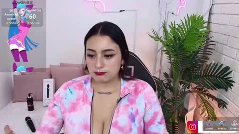 Snapshot of darling_tay chatting on September 21, 3:30 am Darling online show from September 21, 3:30 am