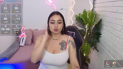 Snapshot of darling_tay chatting on October 5, 11:30 am Darling online show from October 5, 11:30 am