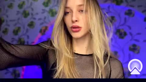 D online show from December 14, 3:39 pm