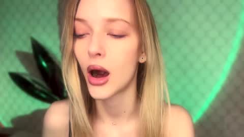 D online show from December 21, 7:15 am