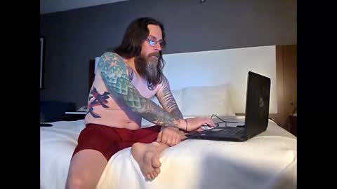 Snapshot of darthraider76 chatting on March 31, 2:35 am DarthRaider online show from March 31, 2:35 am