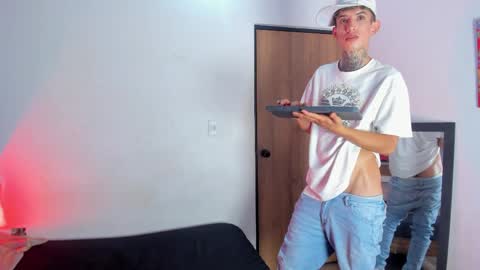 Snapshot of darwin_stark chatting on May 8, 7:46 am darwin_stark online show from May 8, 7:46 am
