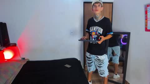 Snapshot of darwin_stark chatting on May 12, 2:41 am darwin_stark online show from May 12, 2:41 am