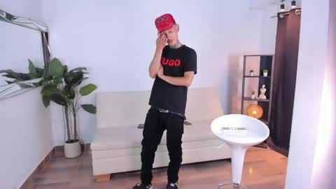 Snapshot of darwin_stark chatting on May 30, 7:49 am darwin_stark online show from May 30, 7:49 am