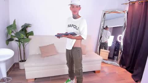 darwin_stark online show from July 20, 7:22 am