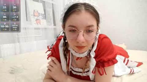 Lia online show from December 1, 7:30 pm