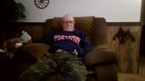 Snapshot of dave571960 chatting on October 23, 10:03 am dave571960 online show from October 23, 10:03 am