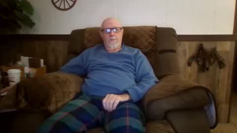 Snapshot of dave571960 chatting on November 27, 11:45 am dave571960 online show from November 27, 11:45 am