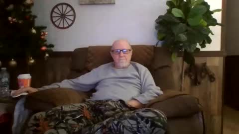 Snapshot of dave571960 chatting on December 21, 12:56 pm dave571960 online show from December 21, 12:56 pm