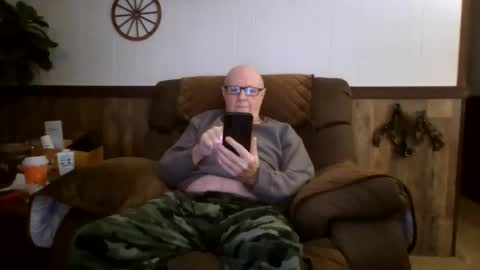 Snapshot of dave571960 chatting on January 13, 11:48 am dave571960 online show from January 13, 11:48 am