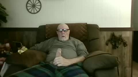 dave571960 online show from May 25, 10:32 am