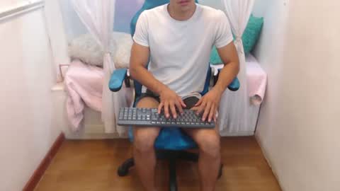 Snapshot of dave_bakers chatting on June 14, 12:08 am Dave Bakers online show from June 14, 12:08 am